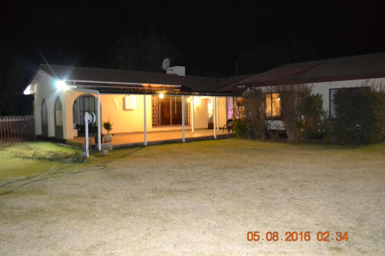 The Lighthouse Guesthouse Welkom Exteriör bild